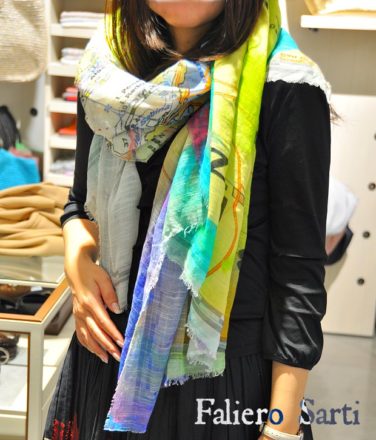 ファリエロサルティFaliero Sarti春夏2014年お洒落なストール着画イタリア製スカーフ！ | 流行手帖